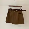 Nueva falda de moda estilo coreano otoño 2026 de cintura alta, diseño adelgazante, anti-exposición, ajustada a la cadera para mujer