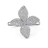 Juego de Collar de Trébol de Cuatro Hojas Tridimensional Electrochapado con Oro Real de 14K en Plata de Ley S925, Lujo Ligero Transfronterizo Completamente Incrustado con un Sentido de Elegancia