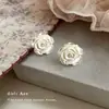 Pendientes de Flor de Camelia Fresca y Dulce en Tres Dimensiones para Mujer, Accesorios Florales para Orejas Estilo Francés, Pendientes de Alta Gama Modernos y Elegantes