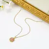 Collar de Moda de Lujo Ligero con Diseño Hueco de Flor de Amor y Mariposa, Cadena para Clavícula de Temperamento Nicho para Mujer, Venta al por Mayor