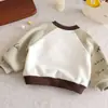 Sudadera con Forro Polar para Niños Ropa de Otoño/Invierno Infantil 2026 Nuevo Estilo Cuello Redondo Bloque de Color Capa Base Casual de Invierno para Bebé
