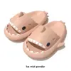 Zapatillas de tiburón genuinas de nueva generación transfronterizas calientes divertidas de la misma celebridad de Internet sandalias de tiburón para pareja para hombres