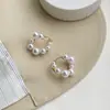 Brincos de Tarraxa de Pérolas Grandes e Pequenas de Design Único Estilo Francês Chic para Mulheres, Estilo Fresco e Etéreo, Punhos de Orelha Versáteis com Agulha de Prata