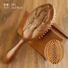 Pente Dourado de Sândalo Oval Esculpido com Almofada de Ar para Volumizar e Alisar o Cabelo, um Pente Especial com Airbag para Mulheres