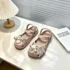 Tamancos Mary Jane Super Estilosos para Meninas 2026 Verão Novos Sandálias de Exterior Infantis Sapatos de Praia Estilo Ballet Modernos