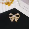 Broche Transfronterizo Nuevo de Alta Gama Lazo Insecto Flor Femenino Anti-Exposición Fijo Ropa Versátil Corsage