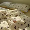 Conjunto de Quatro Peças Respirável Classe A para Maternidade e Bebês para Dormir Nu, Lençol e Capa de Edredom de Gaze Dupla de Algodão Puro Nuvens Macias, Conjunto de Três ou Quatro Peças para Dormitório