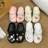 Hebilla de Zapato Venta Caliente Color Café Accesorios de Gato Kt Simple Ins Corazón de Chica Hebilla de Zapato con Agujero Linda Hebilla de Zapato de Gama Alta