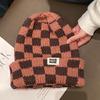 Gorro de Lana Tejido a Cuadros Rojos Ankora para Mujer, Gorro Cálido para Proteger las Orejas Otoño e Invierno 2026, Gorro Adelgazante para la Cara