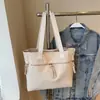Bolsa Tote Casual de Gran Capacidad para Todo Uso 2024 Nueva Moda Bolso de Hombro de Mano Bolso de Commuter de Moda para Mujer Venta al por Mayor