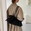 Bolso de axila elegante de color liso, nuevo modelo principios de otoño 2026, gran capacidad, bolso de hombro retro casual elegante de alto valor para el trabajo