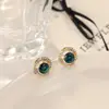 Brincos de Tarraxa Exquisitos com Microincrustação Total de Diamantes para Mulheres Luxo Leve Nicho Zircônia Verde Clara Brincos Joias para Orelha Fábrica Atacado