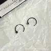 Suministro Mayorista del Fabricante de Pendientes Cerámicos en Forma de C, Modernos Tachuelas Labiales Geométricas, Anillos Nasales, Joyería para Piercings