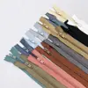 Ropa al por mayor de fábrica No. Bolsa con cremallera de 3 colores cremallera impermeable de nailon accesorios textiles para el hogar cremallera de cola cerrada de nailon