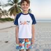 Roupa de Banho Infantil Meninos Conjunto Curto Manga Curta 2025 Nova Estampa de Letras Shorts de Praia Roupa de Banho Meninos Verão