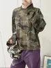 Camiseta de manga longa com textura waffle camuflada retrô americana, moda outono masculina, moletom bordado de nicho, camiseta base para usar por baixo