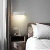 Lámpara de pared para mesita de noche, iluminación LED simple y moderna para dormitorio, lámpara de pared giratoria creativa para sala de estar, estudio y pasillo