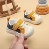 Sapatos de bebê para meninos, novos tênis esportivos infantis de primavera e outono, sapatos internos respiráveis de sola macia para meninas, sapatos para bebês para o jardim de infância