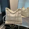 Bolsa de Ombro Transversal Grande Capacidade Leve Simples Versátil Moda Elegante Bordada com Corrente Nova Primavera 2026