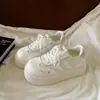 Zapatos de Lona con Bordado de Estrella de Suela Gruesa para Mujer 2026 Nuevos de Primavera Versátiles de Color Claro Casuales Ligeros que Aumentan la Altura Zapatos de Entrenamiento Alemanes