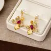 Pendientes de Flor Roja con Perlas y Cristales Completos de Lujo Ligero Nuevo Estéreo Pendientes Elegantes de Nicho Diseño Elegante de Gama Alta para Mujer