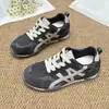 Zapatillas de entrenamiento alemanas para mujer, modelo nuevo primavera/otoño 2026, populares en línea, ligeras, transpirables, con aumento de altura interno, retro deportivas casual, estilo Forrest Gump, modernas