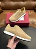 Mocassins Masculinos Slip-On de Couro Genuíno Estilo Europeu e Americano, Tênis Casuais de Camurça, Sapatos Masculinos Modernos que Fazem Sucesso Através das Fronteiras