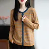 Cross2026 Otoño/Invierno Nuevo Cárdigan de Punto Fino de Lana con Cuello en V Manga Larga para Mujer Bloques de Color Rayas Holgado Versátil