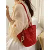Bolsa de Palha Grande Capacidade Estilo Francês, Bolsa de Ombro Vazada de Luxo Leve, Design de Nicho, Textura de Alta Qualidade, Bolsa para Mãe e Filha para o Dia a Dia