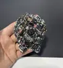 Novo 6,6 cm de altura flores pequenas perfumadas de alta qualidade flores super-formatadas Camélia ornamentos broche de lapela Mais folhas mais broche grampo de cabelo