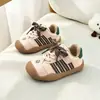 Tênis de couro tamanho 22-26, sapatos esportivos infantis, sapatos casuais para meninos, tênis infantis