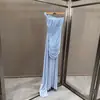 Vestido de verão off-shoulder plissado com fitas, estilo ins 2026, europeu e americano, transfronteiriço, elegante e estiloso, feito de tecido de malha elástico