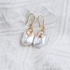 Pendientes de perlas de agua dulce de temperamento simple, nuevos de fábrica, retro francés elegante, explosiones de celebridades de internet al por mayor