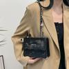 Bolso pequeño cuadrado cruzado al hombro estilo Western simple 2024 patrón de ola primavera temprana nuevo casual moda para ir al trabajo estilo coreano para mujer