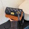 Bolsa Quadrada Pequena Retro Tendência para Mulheres 2026 Novo Modelo Bolsa de Ombro Bordada Acolchoada Bolsa Transversal de Nicho
