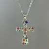 Colar Cruz com Flor Barroca Pingente Cristal Moda Estilo Europeu e Americano Pequena Flor de Ameixa Joia Religiosa Pedra Natural