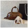 Bolsa de Bowling Portátil de Couro com Cera de Óleo Exquisita Bolsa Feminina Transfronteiriça 2024 Nova Outono e Inverno Versátil Tendência Bolsa de Ombro Único Transversal