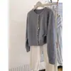 Chaqueta cárdigan de punto de manga larga elegante y versátil de estilo coreano para otoño e invierno al por mayor para mujer para usar como capa exterior
