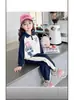 Conjunto de Sudadera para Niñas Otoño 2025: Conjunto de Dos Piezas con Sudadera de Cuello Camisero 3D de Dibujos Animados Elegante y Pantalones para Bebé Niña