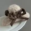 Accesorio para el Cabello con Pinza de Tiburón Grande de Felpa y Lazo de Piel de Conejo para Peinados Recogidos en la Parte Posterior de la Cabeza, Moda Otoño e Invierno para Mujeres