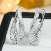 Ear Cuff Espiral Vazado com Diamantes Microcravejados Ouro Rosa Retrô Brincos de Zircônia Microcravejada Temperamento de Luxo Leve Sensação de Alto Padrão Joia de Orelha