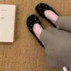 Sapatos de boca rasa outono versátil sola macia sapatos de dirigir novos sapatos de bico dividido feminino moda slip-on estilo coreano sapatos baixos de bolinhas