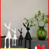Figura de Conejo de Lujo Ligero en Postura Sentada, Colgante Creativo de Lujo Ligero para Entrada, Patio Moderno, Sala de Comedor Moderna, Decoración del Hogar