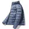 Jaqueta de Penas Camel HJCAMEL Masculina e Feminina Leve Outono e Inverno Quente Com Capuz Penas de Pato Casaco Feminino À Prova de Vento Inverno