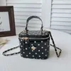 2026 Nuevo Mini Bolso Pequeño de Flores Elegante Bolso Cubo Casual Personalizado Moderno Elegante Bolso de Hombro Único Bolso Caja Bolso para Mujer