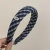 Diadema Coreana de Cuadros Azules con Corona Alta para Mujer Versátil Elegante Diadema para Ropa de Exterior Accesorio para el Cabello de Alta Gama Pinza