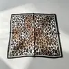 Pañuelo para la cabeza de chica hot retro americano, moderno y genial, patrón paisley hip-hop, graffiti, fino, simple, versátil, pañuelo cuadrado, accesorio para la cabeza