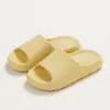 Nuevas Pantuflas Antideslizantes de Suela Gruesa para Verano, Adecuadas para Hombres y Mujeres, para Uso en el Baño, Antideslizantes, Anti-Olor, Pantuflas para el Hogar, Al por Mayor en Stock