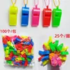 Juguetes de puesto callejero al por mayor Juguetes coloridos para niños Silbato Accesorios para animar fiestas Silbato de plástico Copa del Mundo Softbol