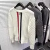 Otoño e Invierno Nuevo Retro Retorcido Engrosado Ropa Pura Suéter de Punto de Cuello Redondo para Hombres y Mujeres Cálido Rojo, Blanco y Azul Tejido